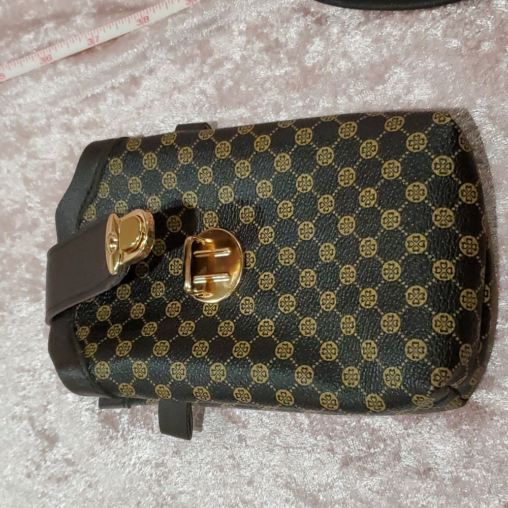 Crossbody Bag - Picture 4 of 7